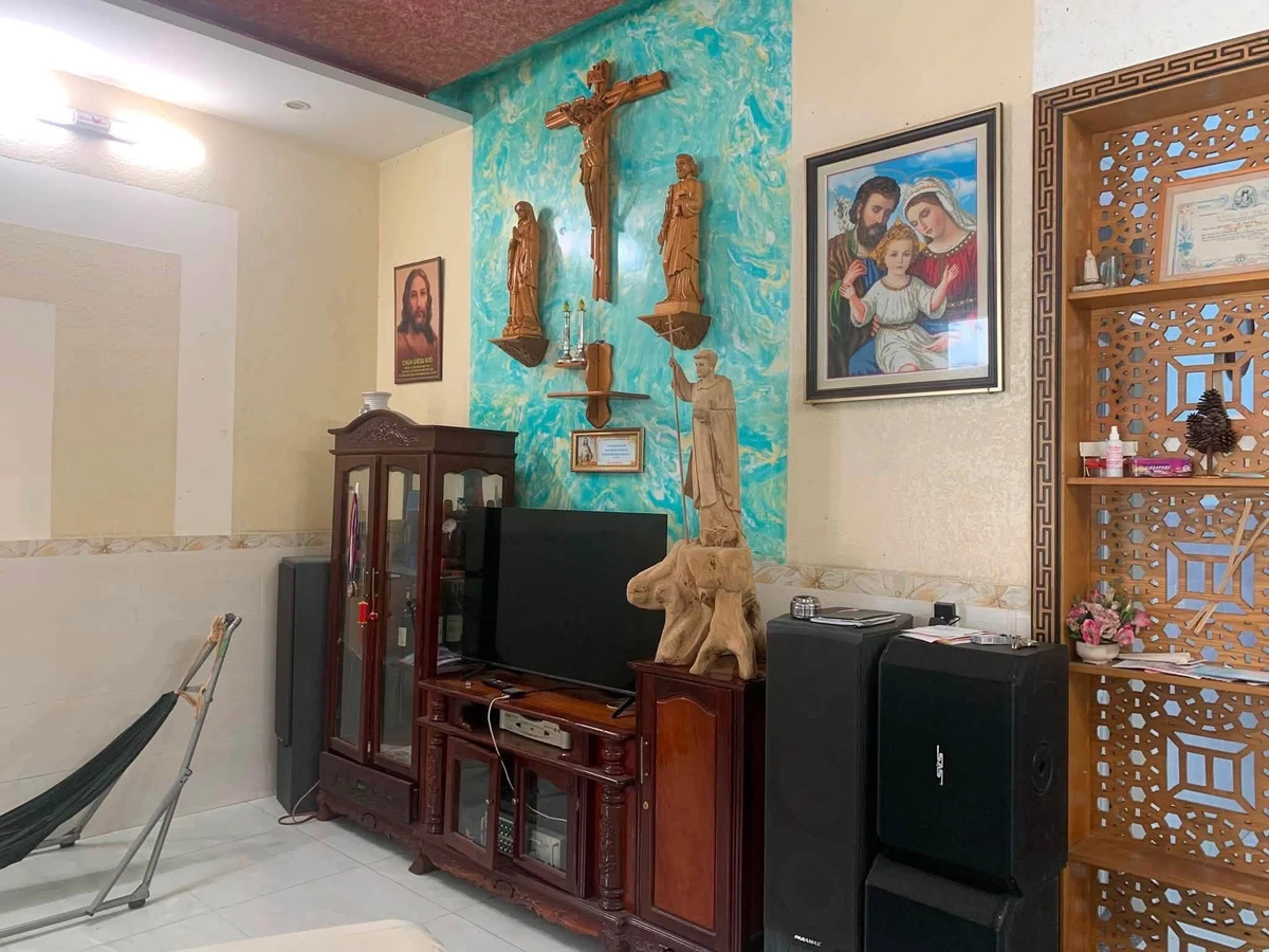 Bán nhà ngang 6,5m, 118,5m², 3PN 2WC, sổ riêng thổ cư, gần đường Nguyễn Ái Quốc - Ảnh 1