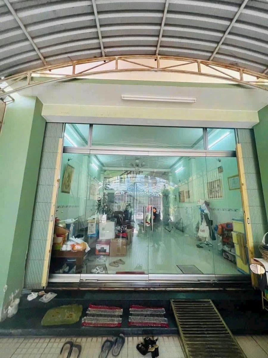 Bán nhà mặt tiền Phạm Hùng Rạch Giá 150m², 6PN - 3.5 tỷ - Ảnh 1