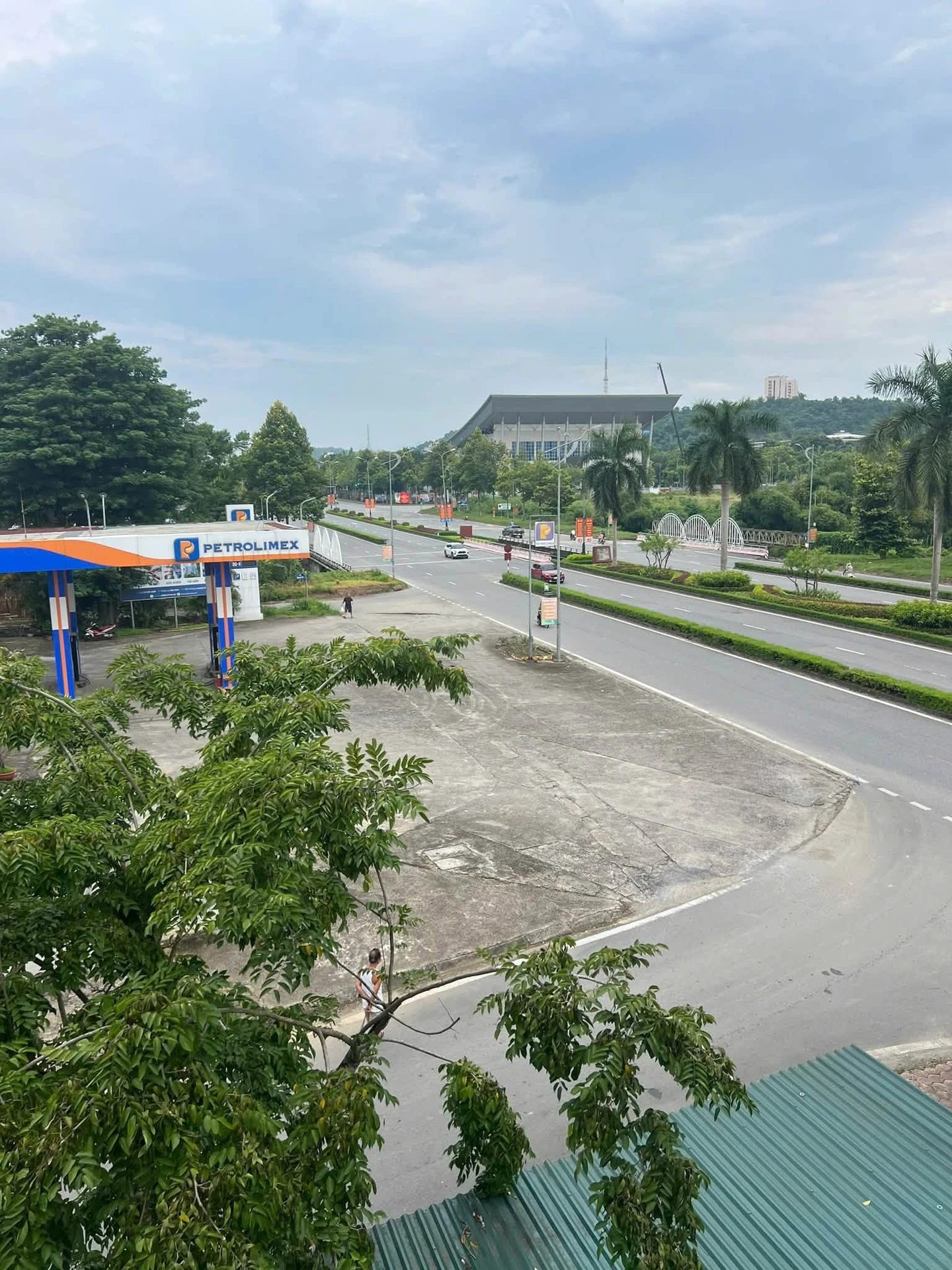 Bán shophouse 3 tầng 2 mặt tiền 373m² Trần Hưng Đạo 7.68 tỷ - Ảnh 1