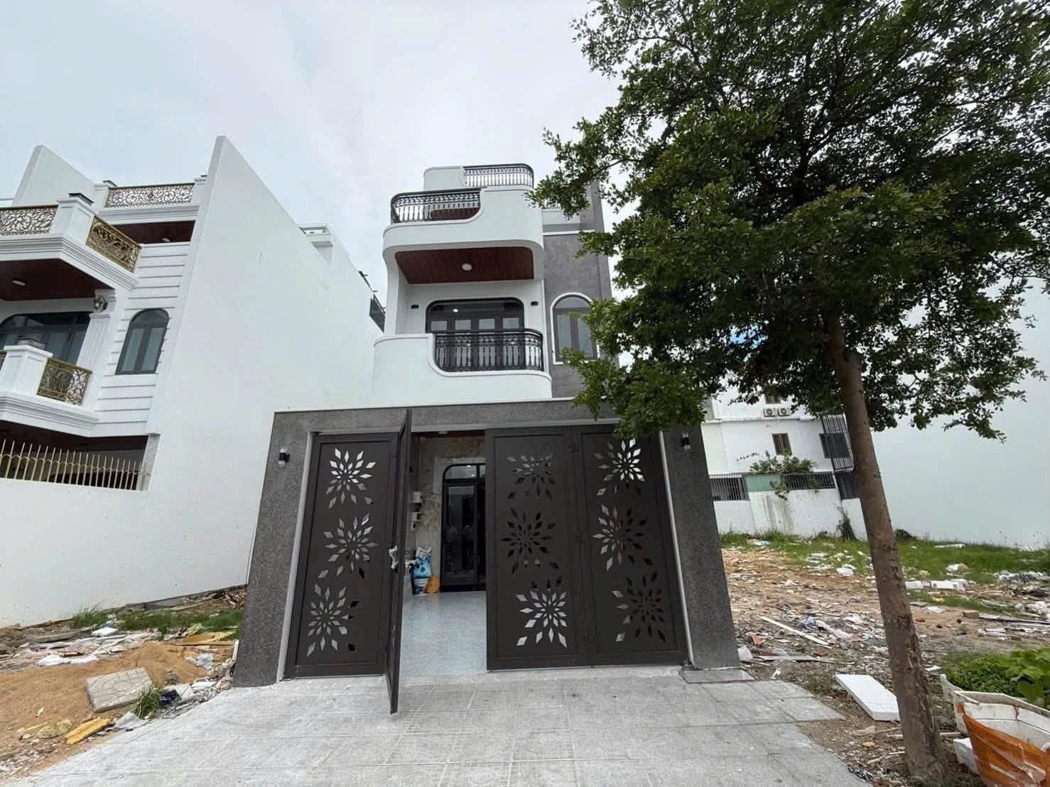 Bán nhà 3 tầng + 1 tum, 100m² có thang máy, Nha Trang - Ảnh 1