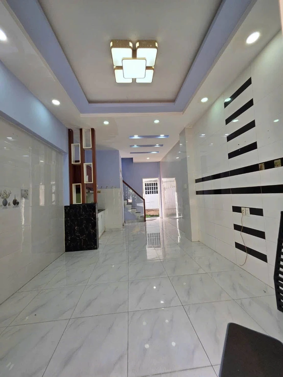 Bán nhà hẻm 4.6 tỷ Lạc Long Quân Quận 11, 2PN 30m² - Ảnh thu nhỏ 2