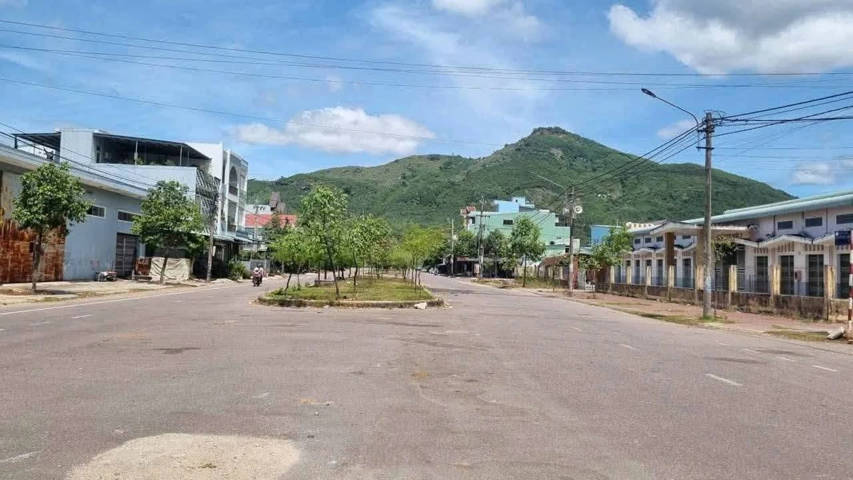 Bán đất mặt tiền Nguyễn Phăng Quy Nhơn 70m2 giá 900tr - Ảnh thu nhỏ 2