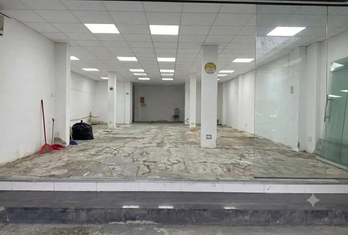 Cho thuê mặt bằng 162m² Nguyễn Tất Thành, Quận 4, 55 triệu/tháng - Ảnh thu nhỏ 3