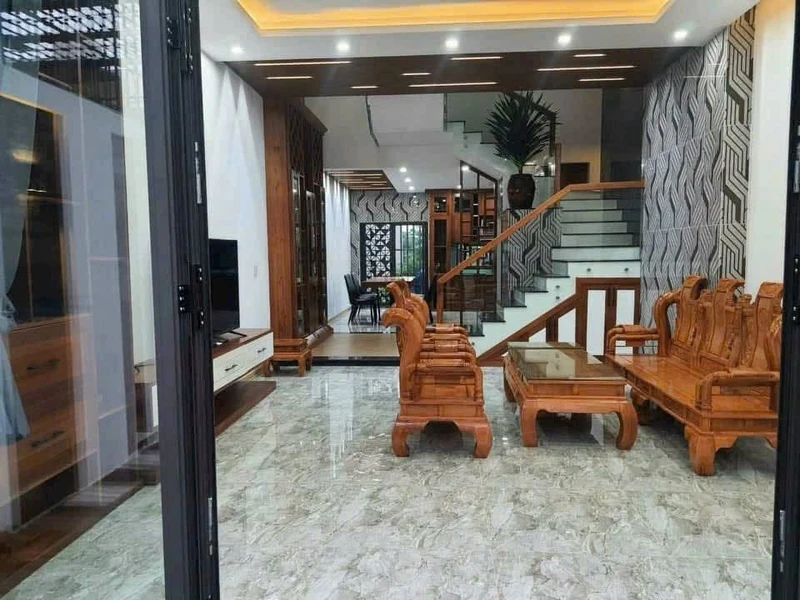 Bán nhà 3 tầng mặt tiền Huỳnh Ngọc Đủ, Đà Nẵng, 100m2, 7,5 tỷ