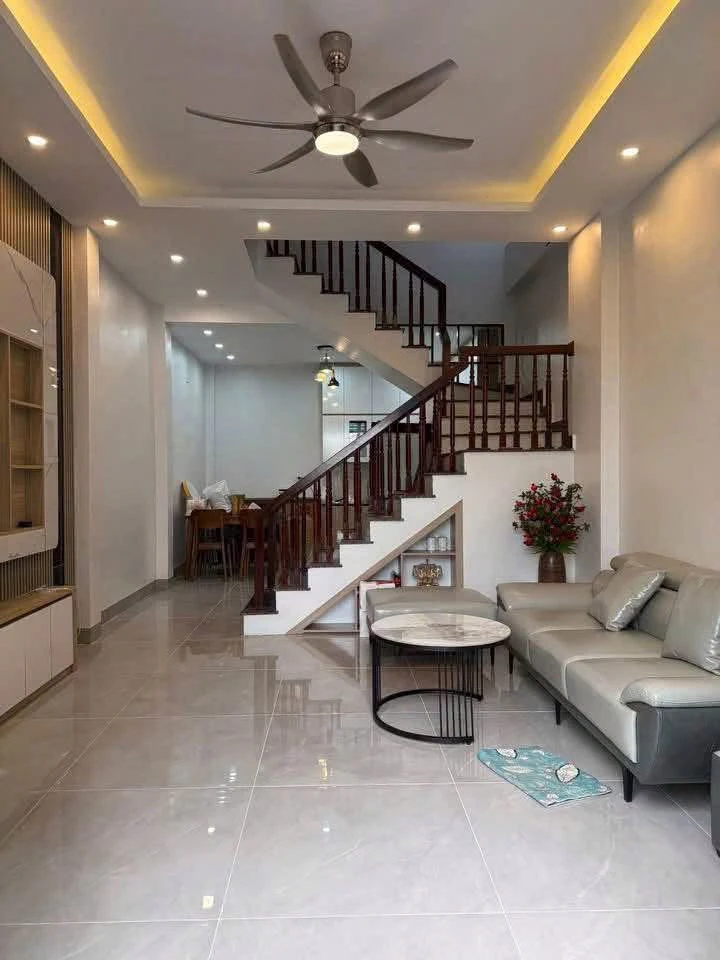Bán nhà 3 tầng 42m² ngõ Nhật Tân Hải Dương - Ảnh 1