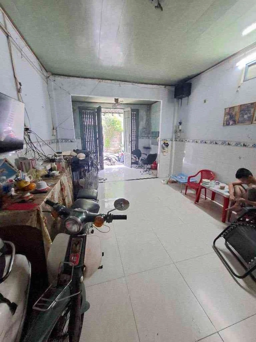 Bán nhà hẻm ô tô Phạm Văn Chí Quận 6, 68m2, 3 tầng 4PN, giá 6,5 tỷ - Ảnh thu nhỏ 3