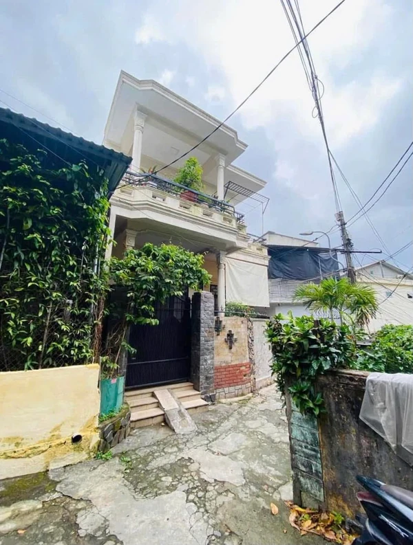 Bán nhà 2 tầng 2 mặt tiền kiệt Đoàn Hữu Trưng, gần nhà thờ Phủ Cam, Huế, 76m2
