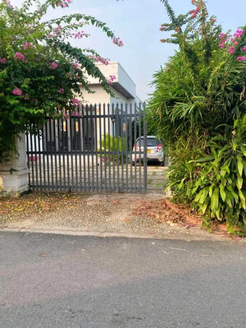 Bán nhà đẹp sân vườn rộng 3,7 tỷ gần ngã tư Phú Thứ, Phú An - Ảnh 1