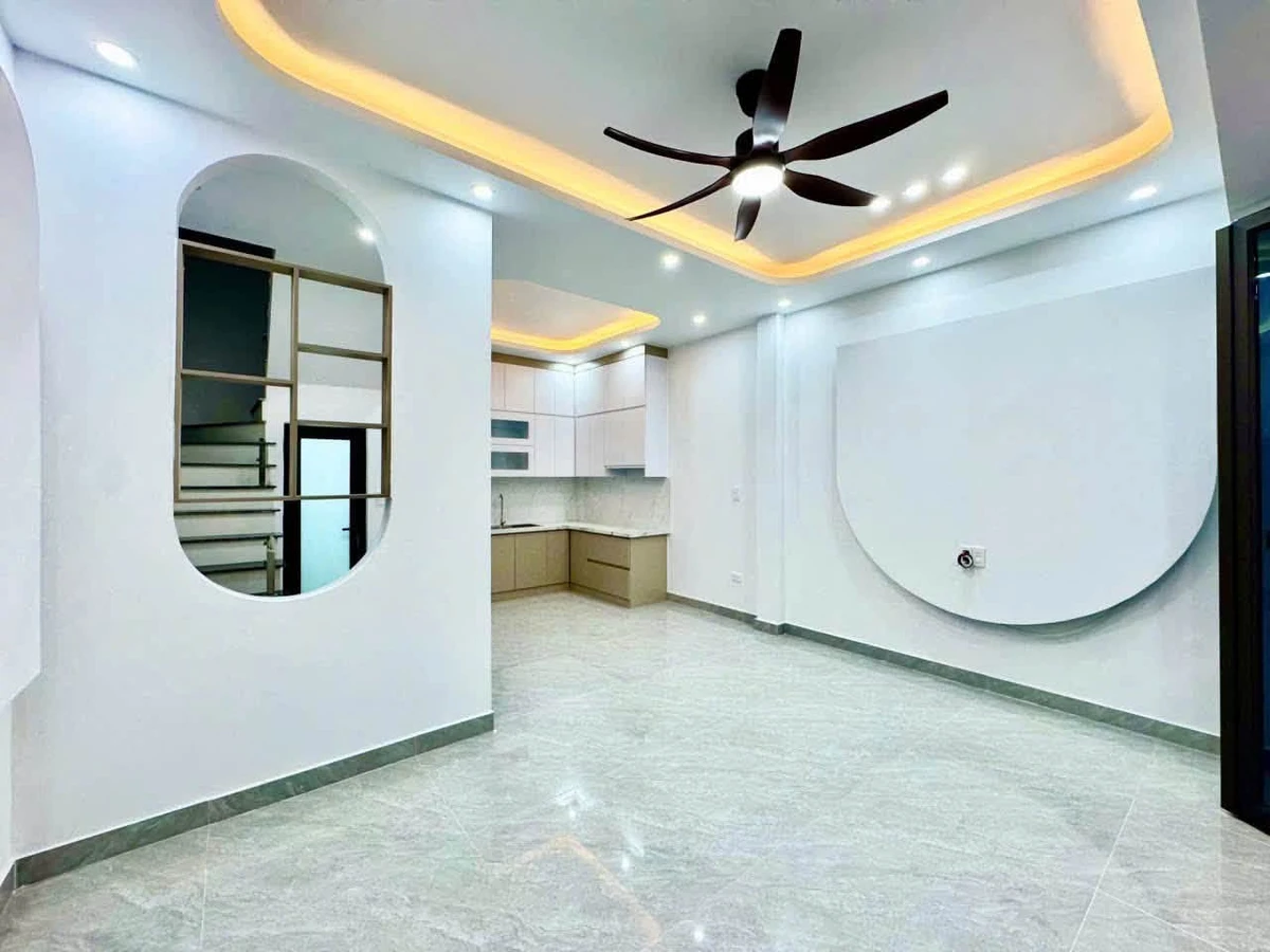 Bán nhà 3 tầng độc lập 40m² đường Phạm Hữu Điều, Quận 1 - Ảnh thu nhỏ 3