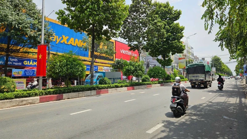 Bán nhà 1 trệt 3 lầu Đồng Khởi Biên Hòa 210m2 hơn 30 tỷ