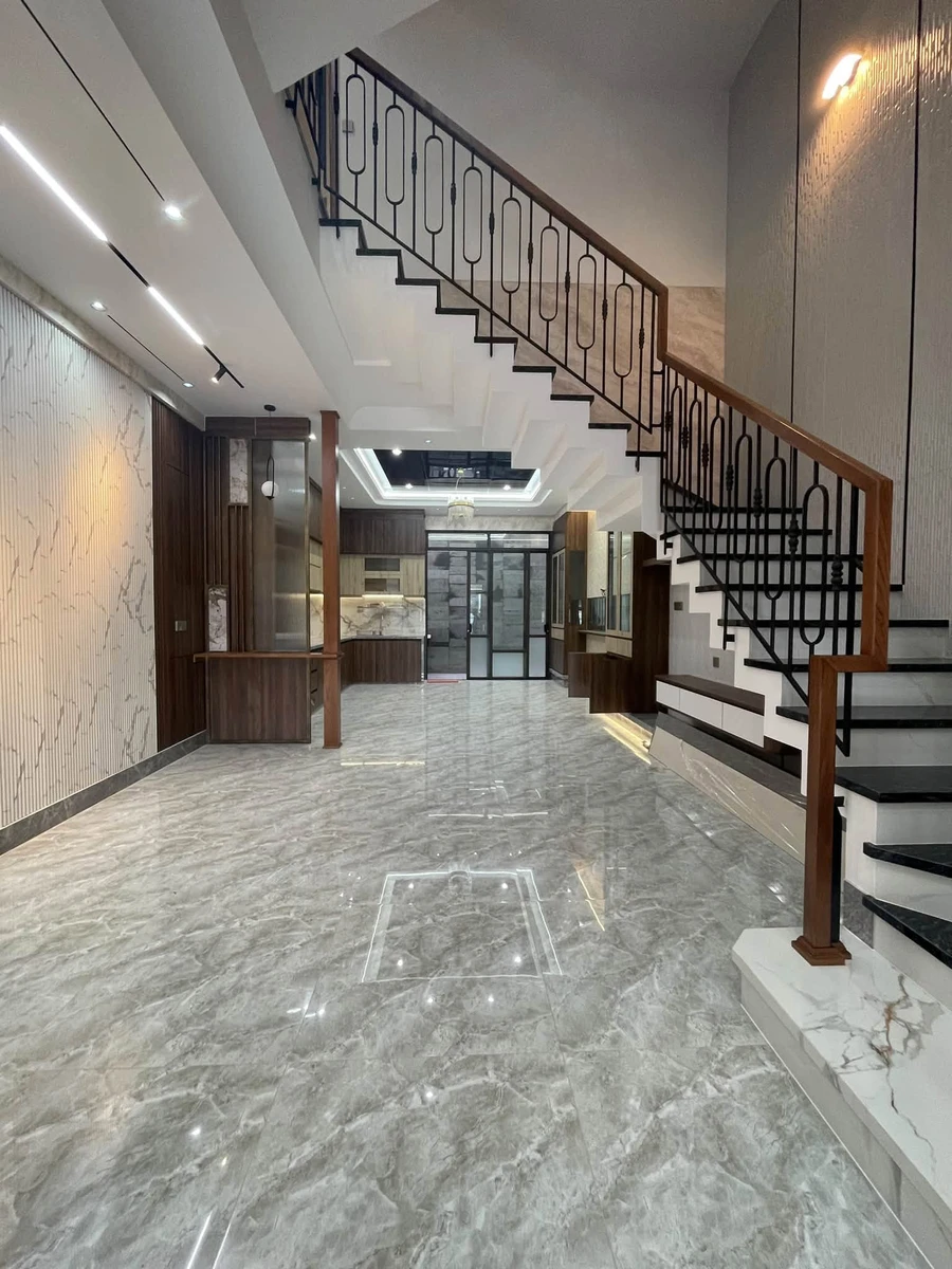 Bán nhà mặt tiền Tên Lửa 5x20m, 5 phòng ngủ 16 tỷ - Ảnh 1