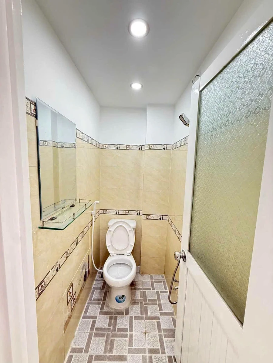 Bán nhà mặt tiền 41m² 4PN 3WC Bình Chánh - Ảnh 1
