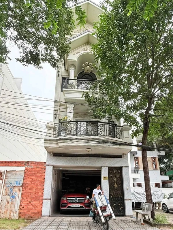 Bán nhà 1 trệt 3 lầu 3 PN tại Vũng Tàu 97.1 m²
