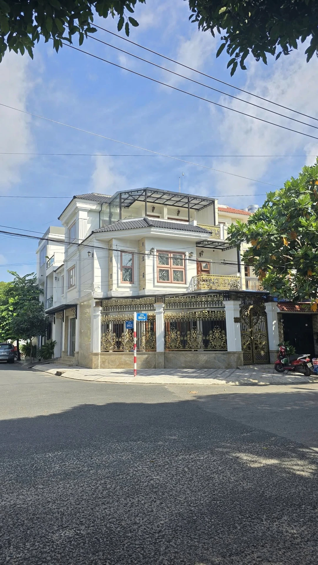 Cho thuê biệt thự 2 mặt tiền 4PN, 120m² Đông Hưng Thuận - Ảnh 1