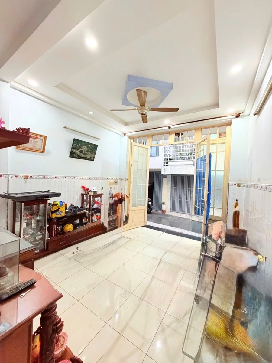 Bán nhà hẻm xe tải 32m2, 1 trệt 1 lầu, ngang 4m, giá 4 tỷ tại Tân Phú - Ảnh thu nhỏ 3