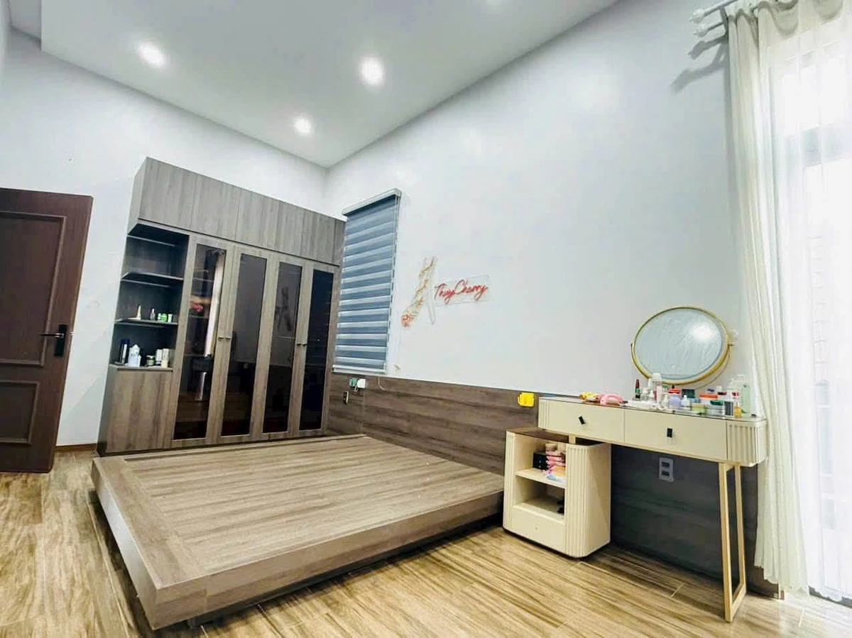 Bán biệt thự hiện đại 200m2, 4 PN, 7 tỷ 900 triệu Tân Phong - Ảnh thu nhỏ 4