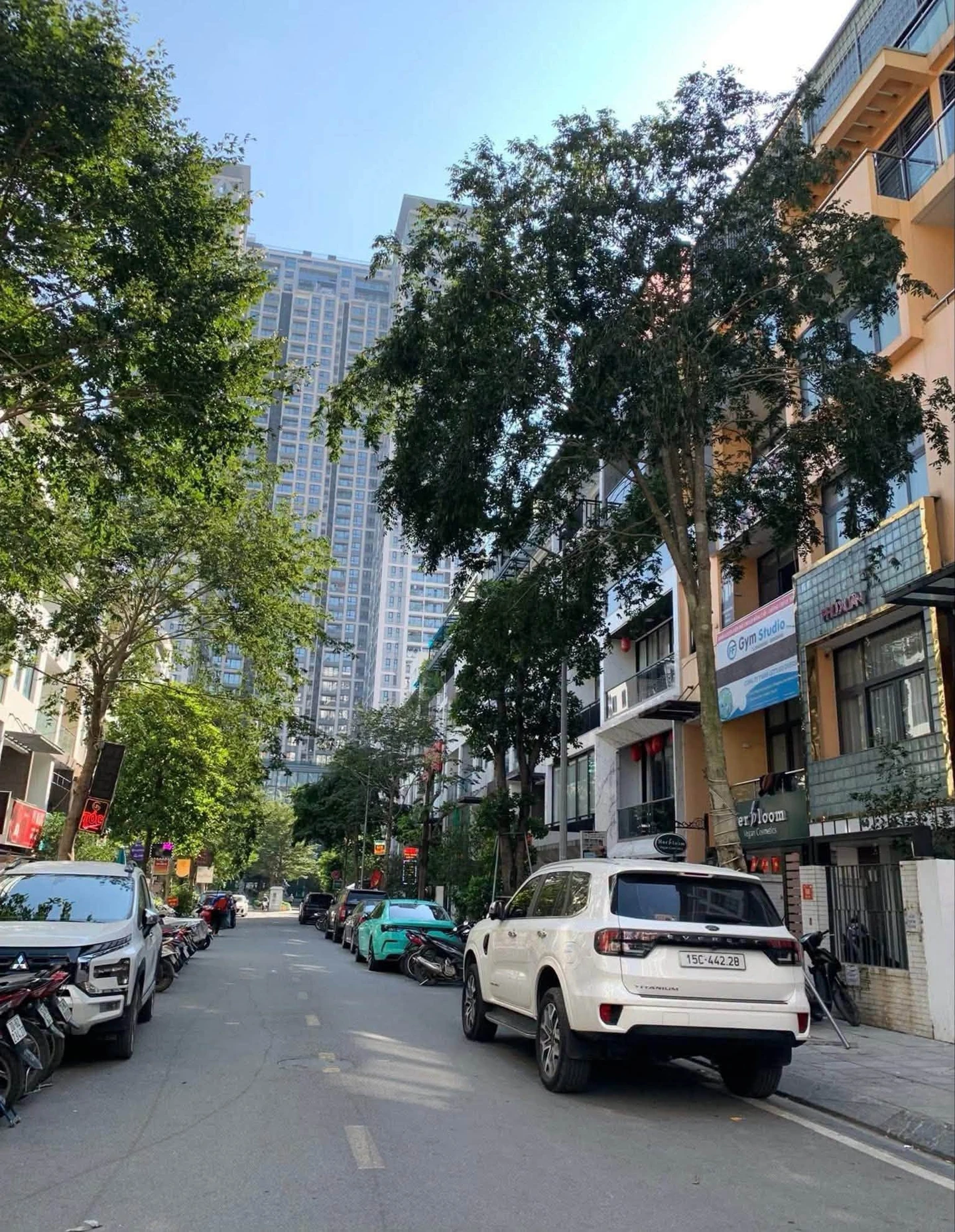 Bán tòa CHDV 96 căn, 10 tầng, 302m², MT 16m, Cầu Giấy - Ảnh 1