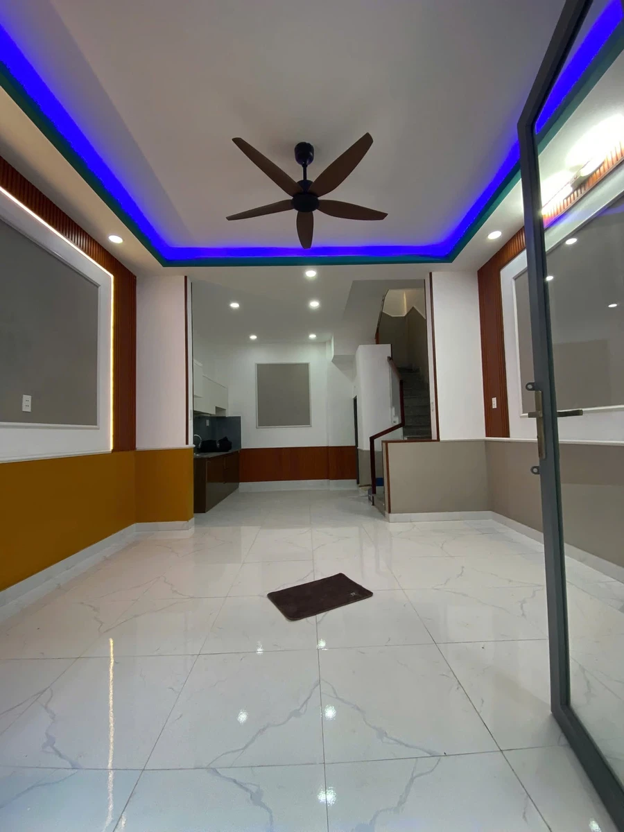 Bán nhà trệt lầu 2PN 50m2 gần UBND xã Mỹ Hạnh, giá 680 triệu - Ảnh thu nhỏ 2