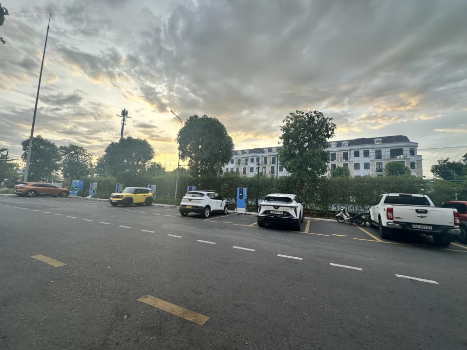 Siêu phẩm view công viên thể thao KD sầm uất Vincom Đông Hà Quảng Trị - Ảnh thu nhỏ 4