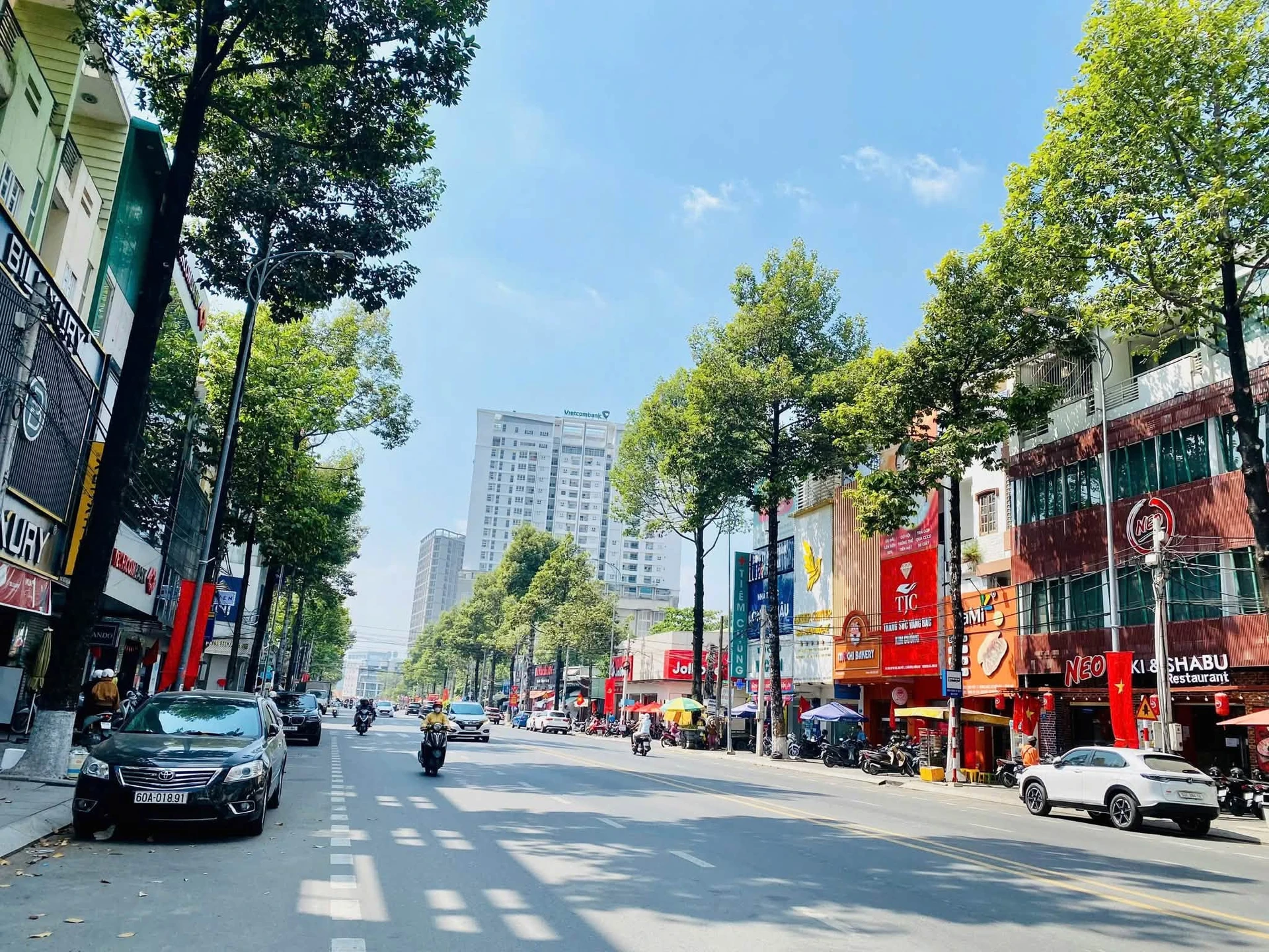 Cho thuê nhà nguyên căn 1 trệt 3 lầu 252m² Quận 12 - Ảnh 1