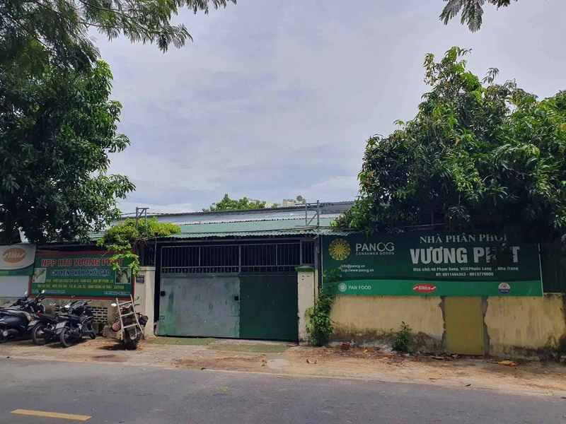 Cho thuê kho xưởng 300m2 đường Phạm Song, Phước Long, Nha Trang giá 20 triệu/tháng