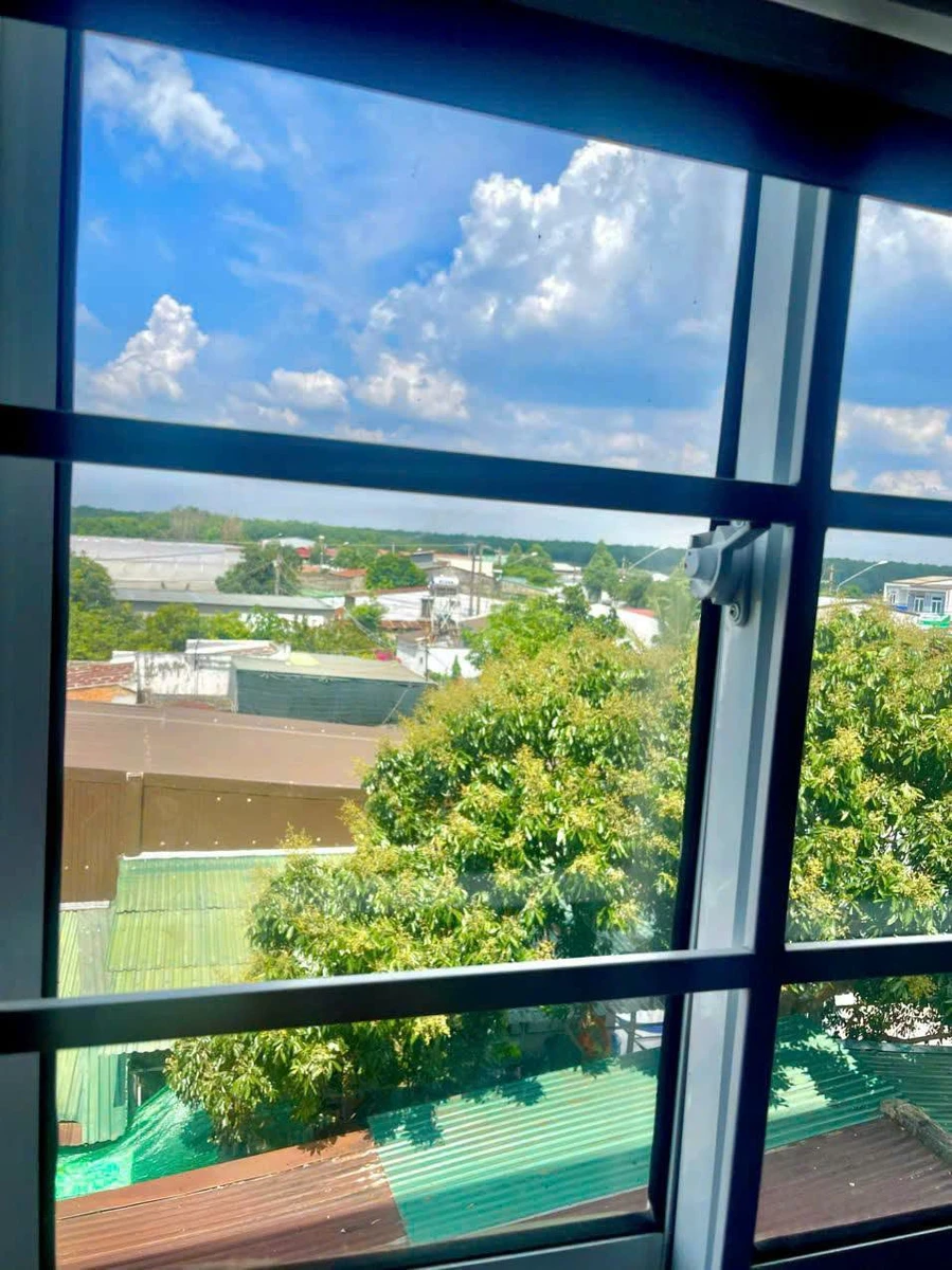 Bán nhà nghỉ 10 phòng cho thuê 5x20m sau chợ Tân Hòa 4,5 tỷ - Ảnh thu nhỏ 2