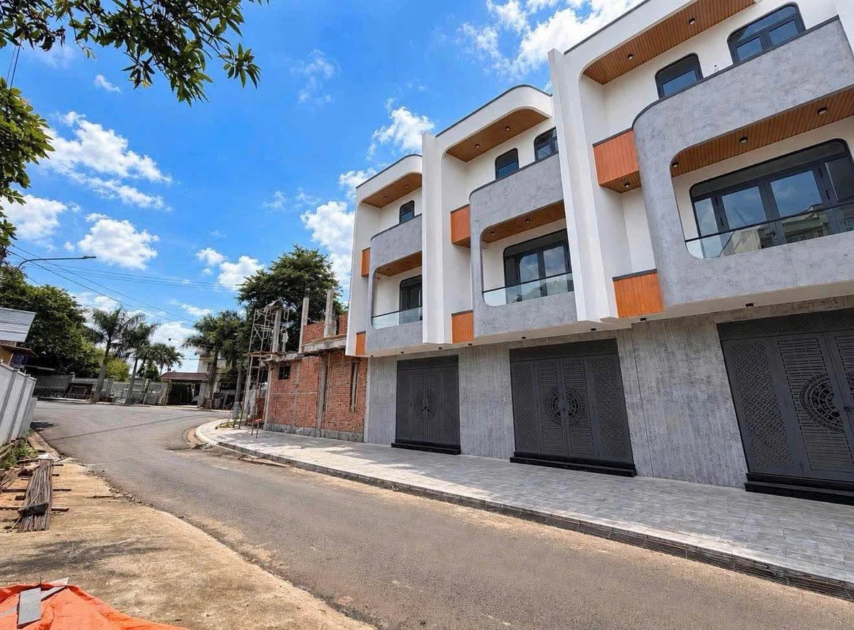 Bán nhà 3PN 165m2 mặt tiền Lương Thế Vinh 4.68 tỷ - Ảnh 1