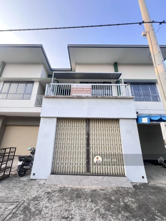 Bán căn Shophouse đã hoàn thiện mới 100% KĐT Oasis City, 4PN, 3WC, trục đường đẹp dự án - Ảnh 1
