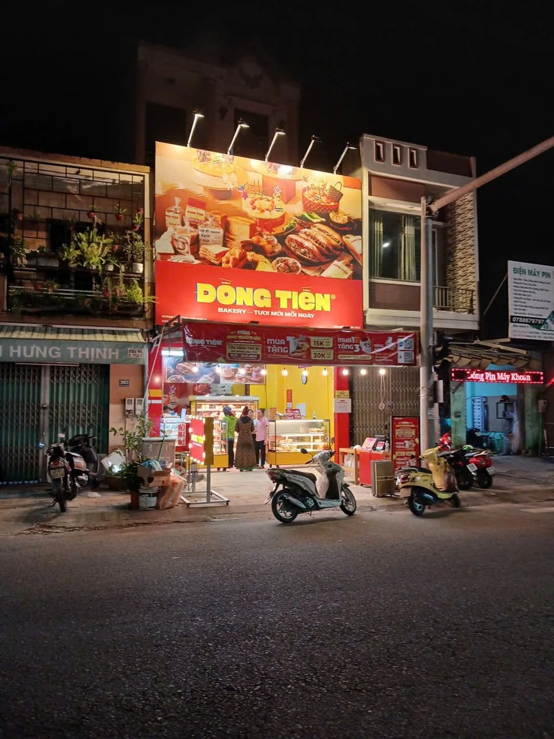 Bán nhà 3 tầng mặt tiền Hoàng Văn Thái 94m2, giá 6 tỷ, Tân Phú - Ảnh 1
