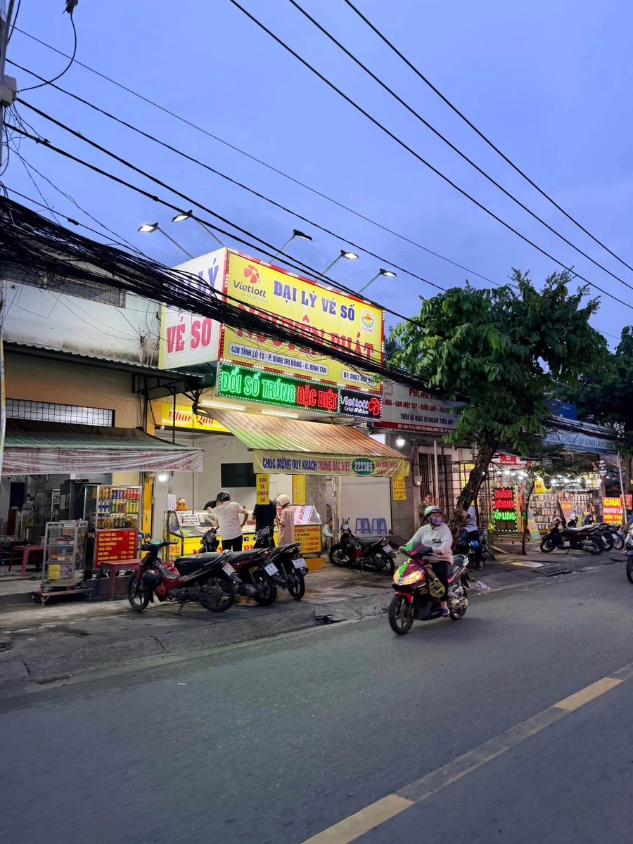 Bán nhà mặt tiền Lê Văn Quới 90m² 12,9 tỷ Bình Tân - Ảnh 1