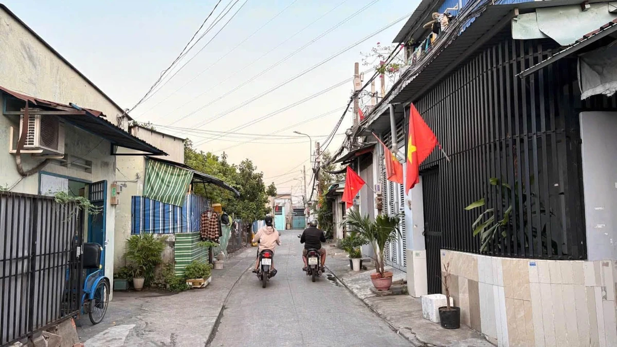 Bán nhà 2 tầng 42m2 gần ngã tư An Sương, Bà Điểm, Hóc Môn giá 3,05 tỷ - Ảnh thu nhỏ 4