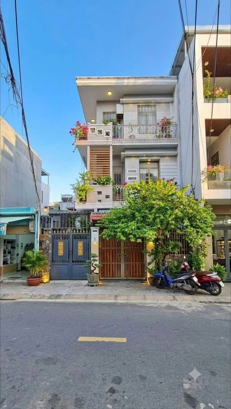 Bán nhà 3 tầng mặt tiền Mai Dị, 109,5m², Đà Nẵng