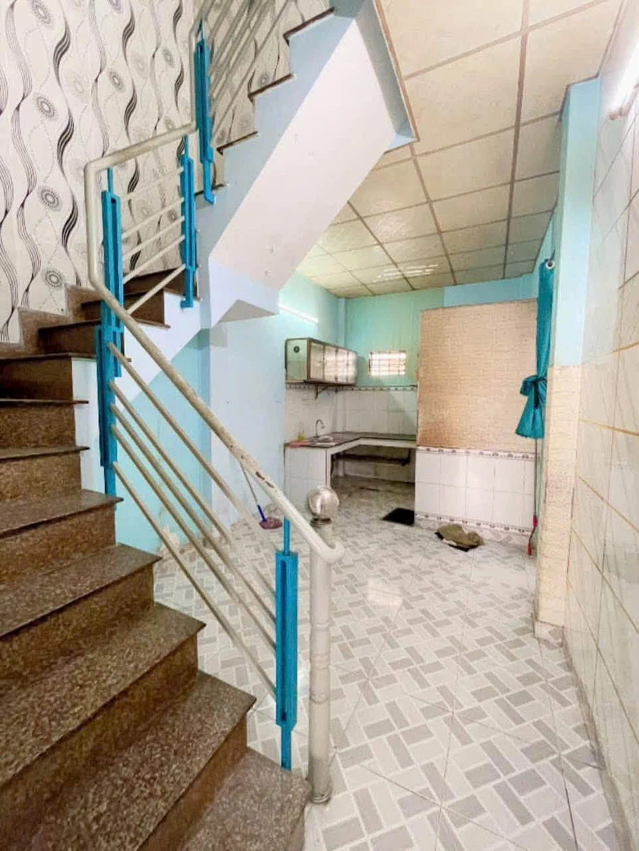 Bán nhà 3 mặt tiền 36m² 4PN 3WC Quận 4 - 9 tỷ 299 triệu - Ảnh thu nhỏ 2
