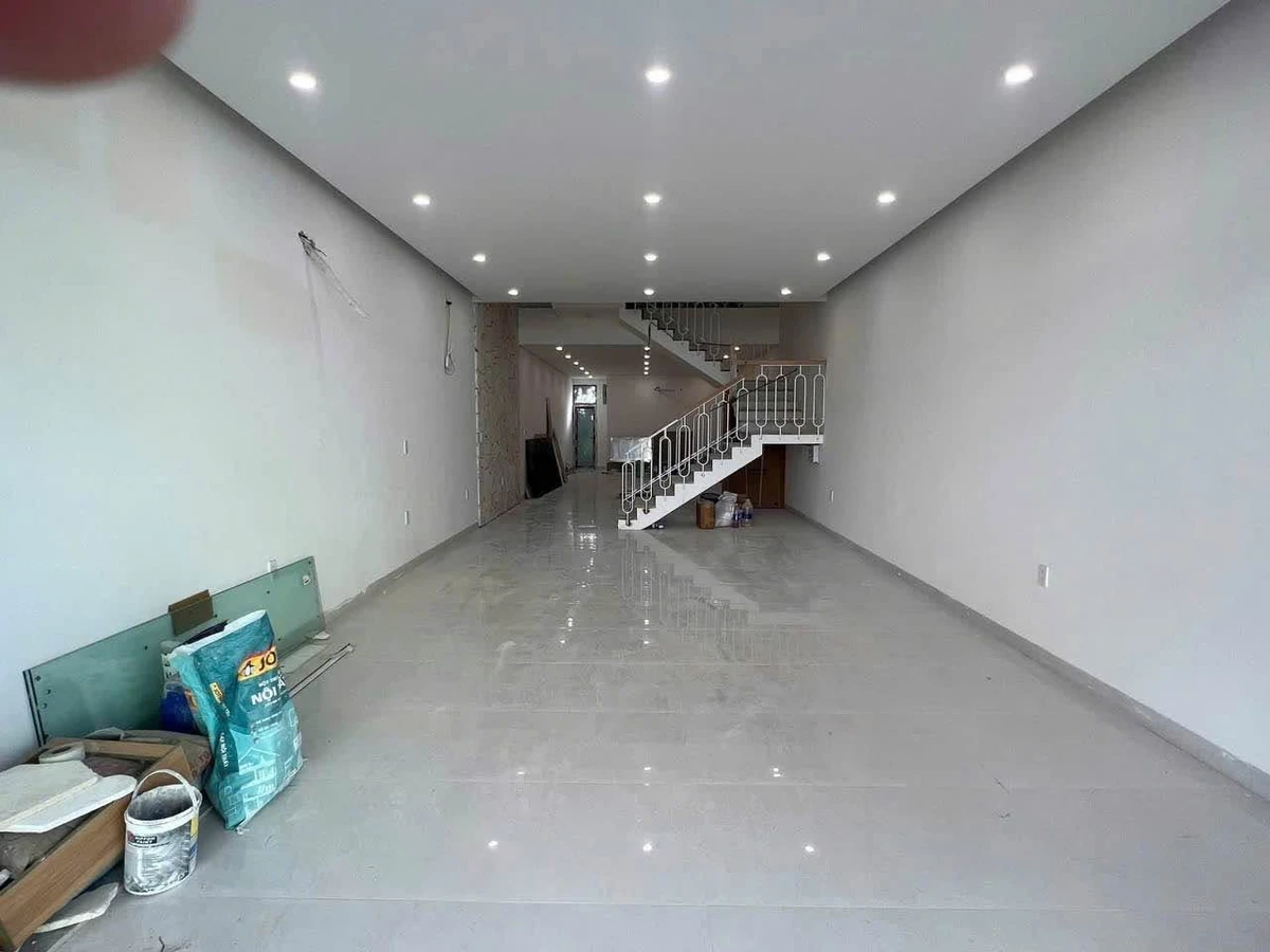 Cho thuê mặt bằng tầng 1 100m² Lê Doãn Nhạ, Đà Nẵng - Ảnh 1