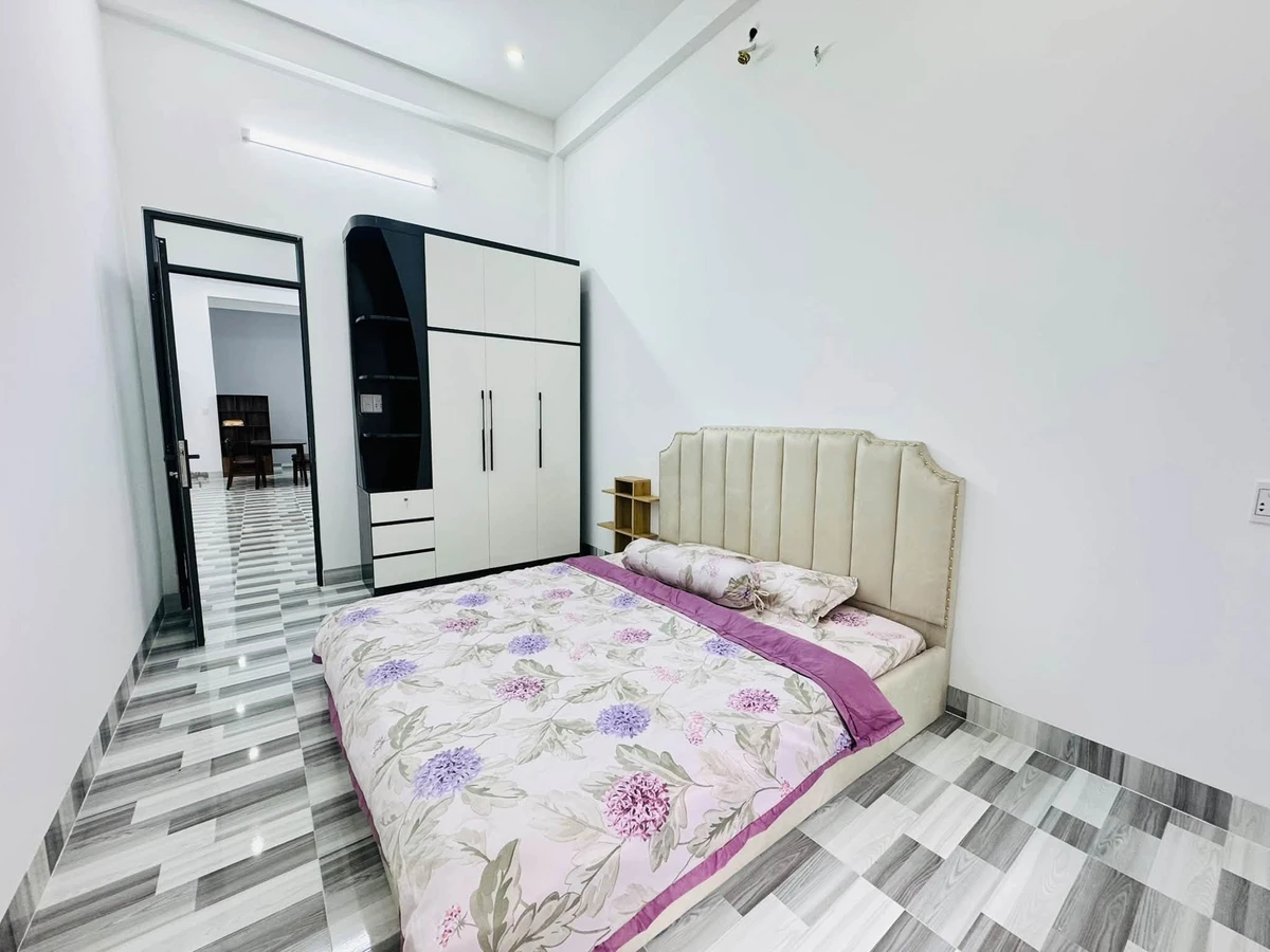 Bán nhà 2 tầng 3PN 99m2 hẻm Bà Triệu Quận 1 - Ảnh thu nhỏ 4