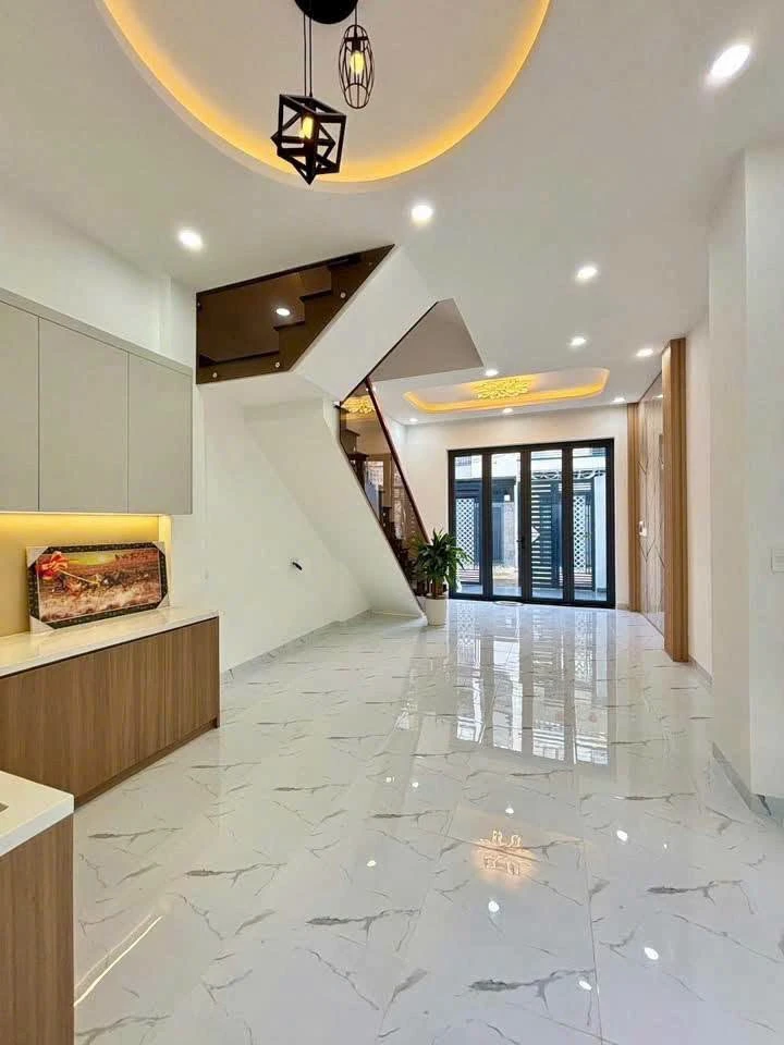 Bán nhà mặt tiền 4PN 115m² Long Trường Quận 9 - Ảnh thu nhỏ 2