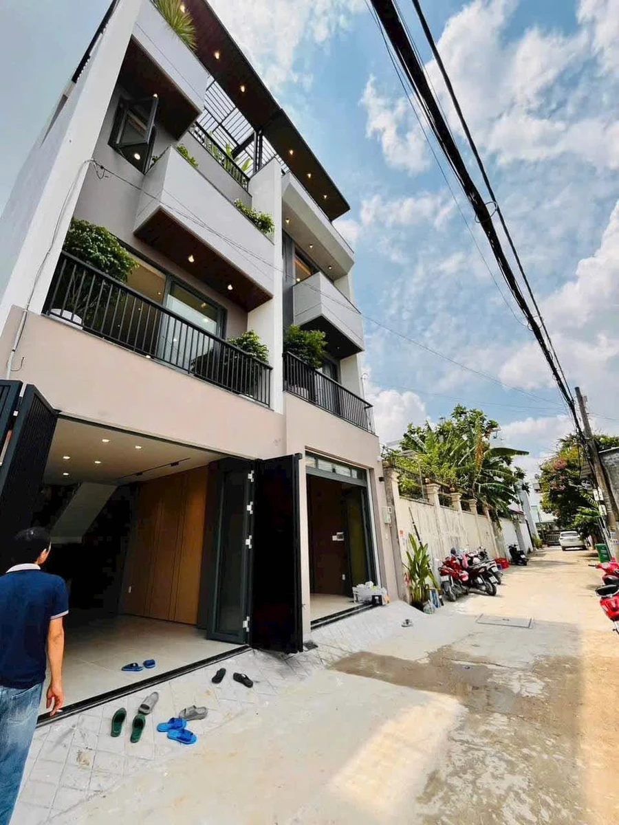 Bán nhà 1 trệt 2 lầu sân thượng 4x13m, 3PN gần ĐH Nguyễn Tất Thành, An Phú Đông - Ảnh thu nhỏ 2