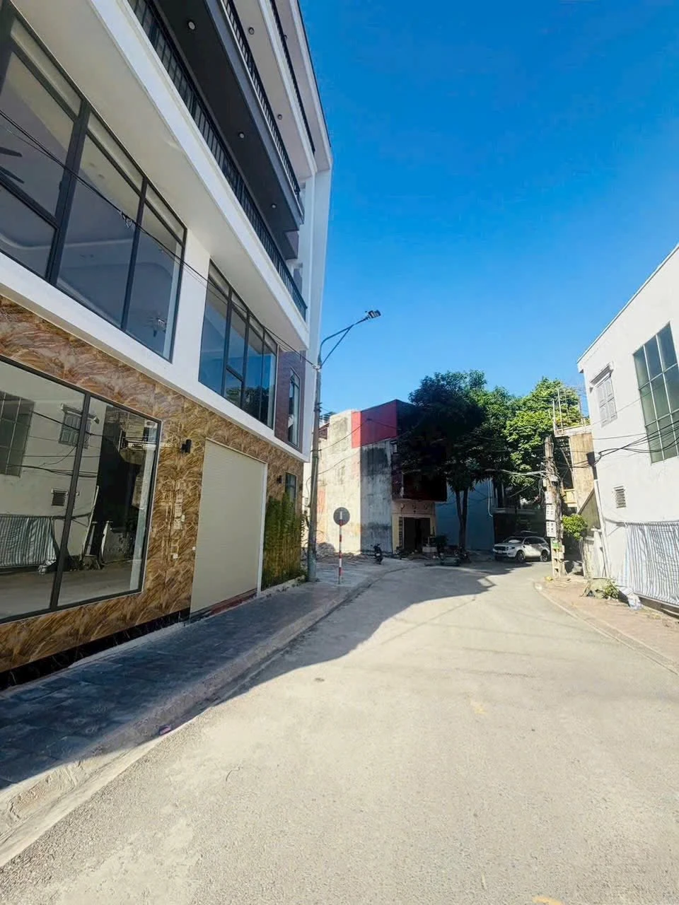 Bán đất mặt tiền 7.7m, hơn 40m2 gần Sông Sặt, Quận 7 - Ảnh 1