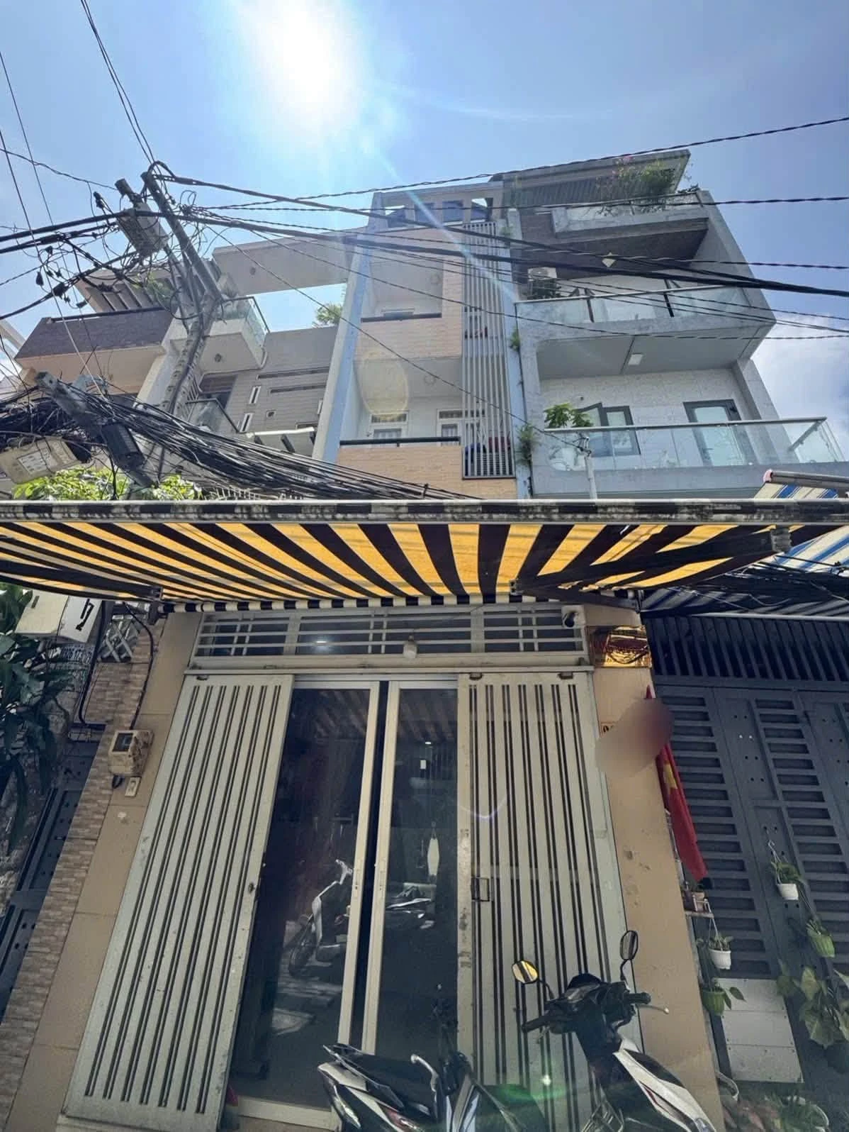 Bán nhà hẻm xe hơi Lạc Long Quân Q11, 40m² 4PN 5WC - Ảnh 1