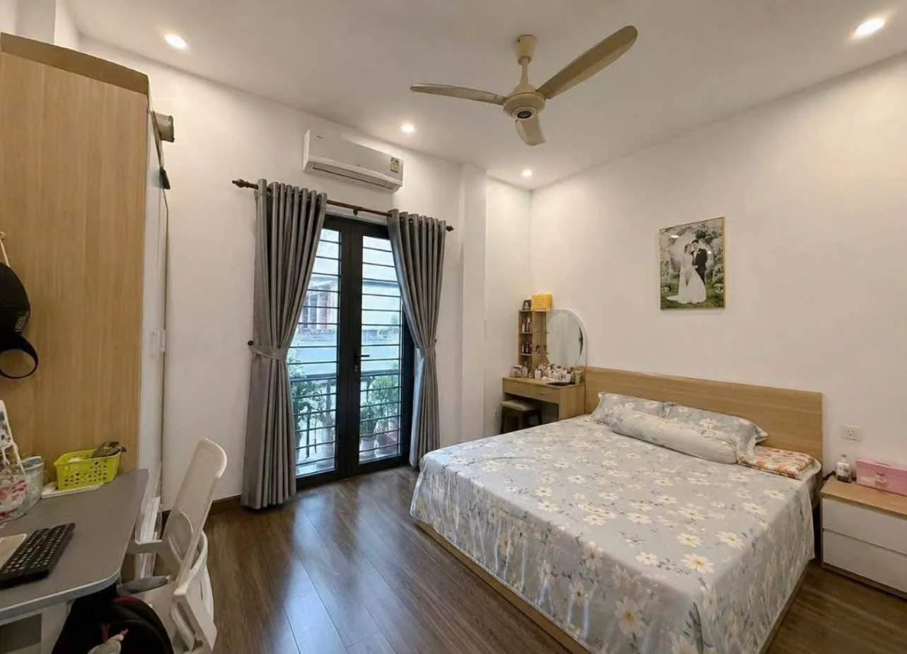 Bán nhà hẻm 4m 5 tầng 150m2 sử dụng, 7 phòng ngủ, đường Nguyễn Tiểu La, Quận 10 - Ảnh 1
