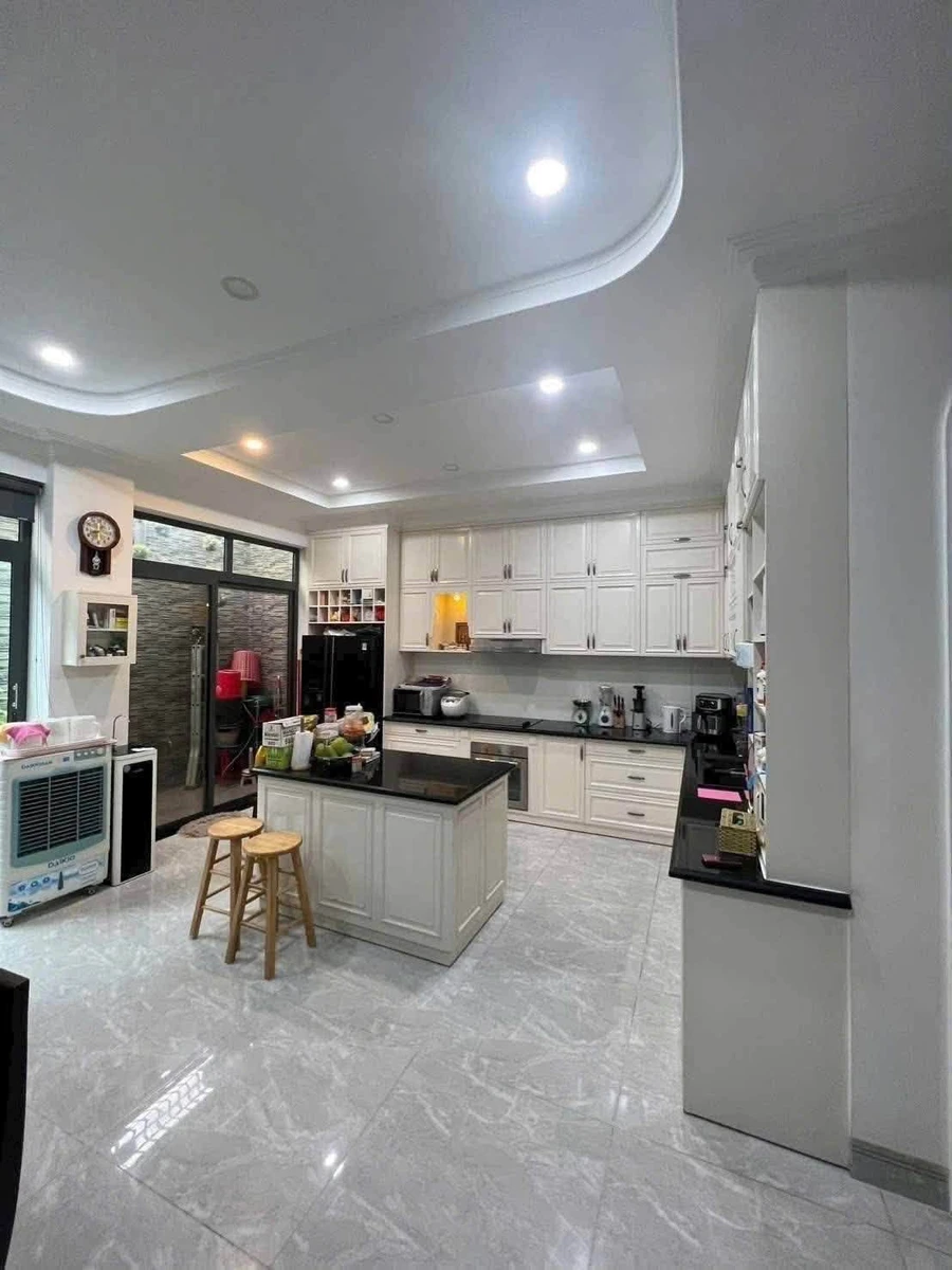 Bán nhà 1 trệt 3 lầu full nội thất 140m2 Phan Thiết 13.5 tỷ - Ảnh thu nhỏ 5