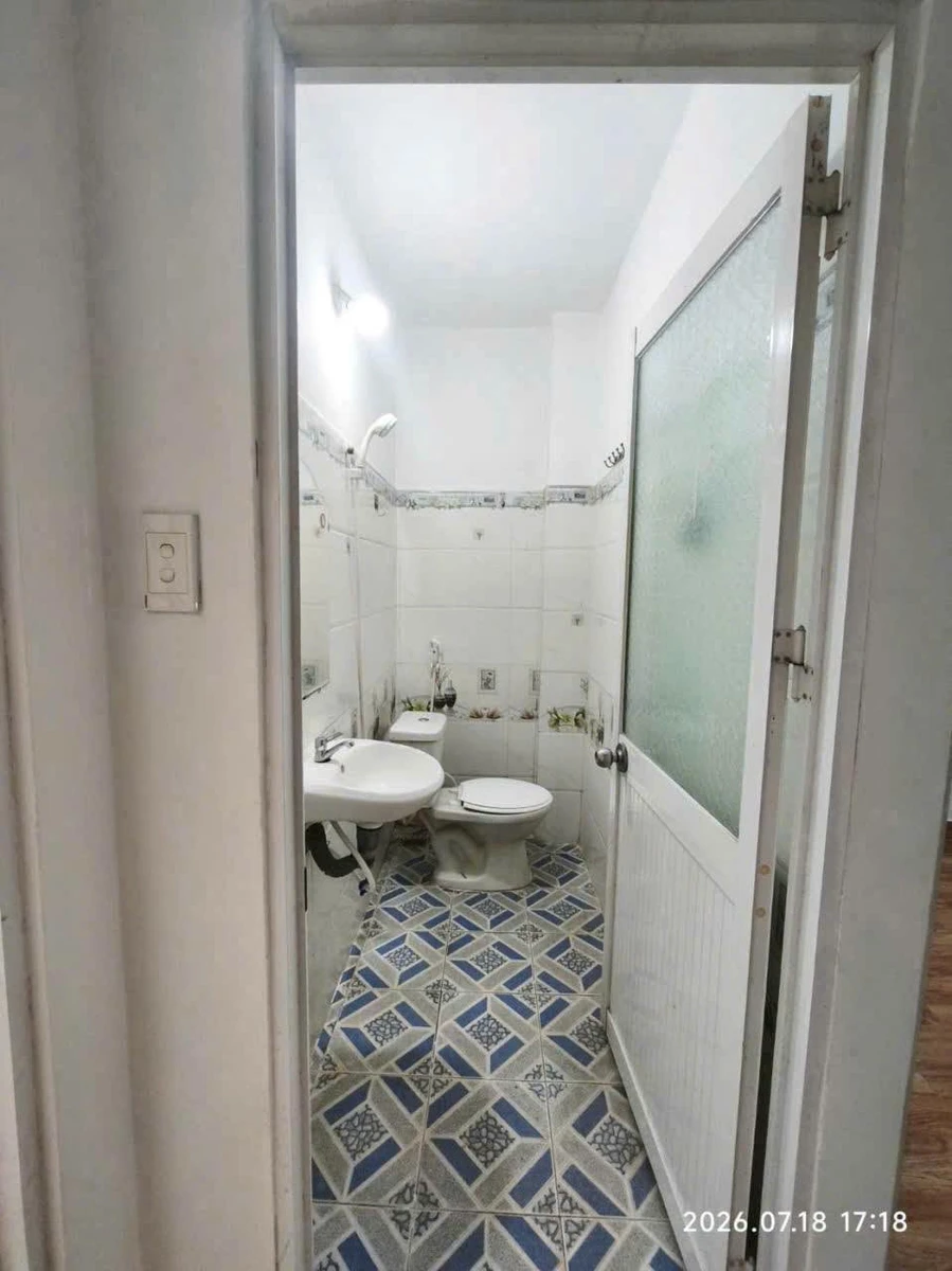 Bán nhà 4×9m, 2 lầu, 4 phòng ngủ Hóc Môn, 1,75 tỷ - Ảnh 1