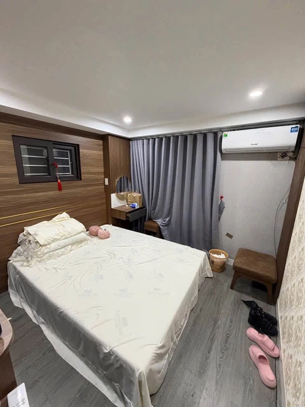 Cho thuê nhà 2 tầng 33m² Võng Thị, Hồ Tây