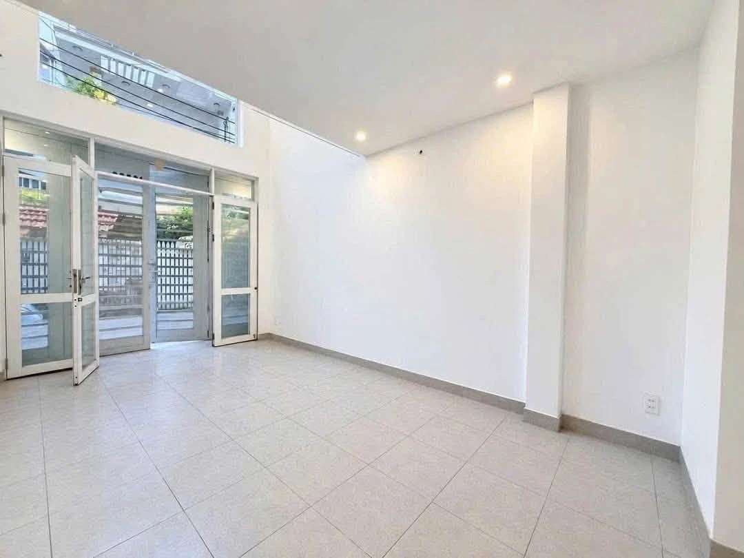 Bán nhà phố 45m² 4 phòng ngủ Huỳnh Văn Bánh 9,9 tỷ - Ảnh thu nhỏ 3