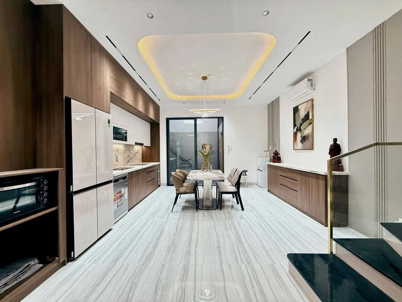 Bán nhà Mỹ Gia 100m² 4PN có thang máy, Tân Bình - Ảnh 1