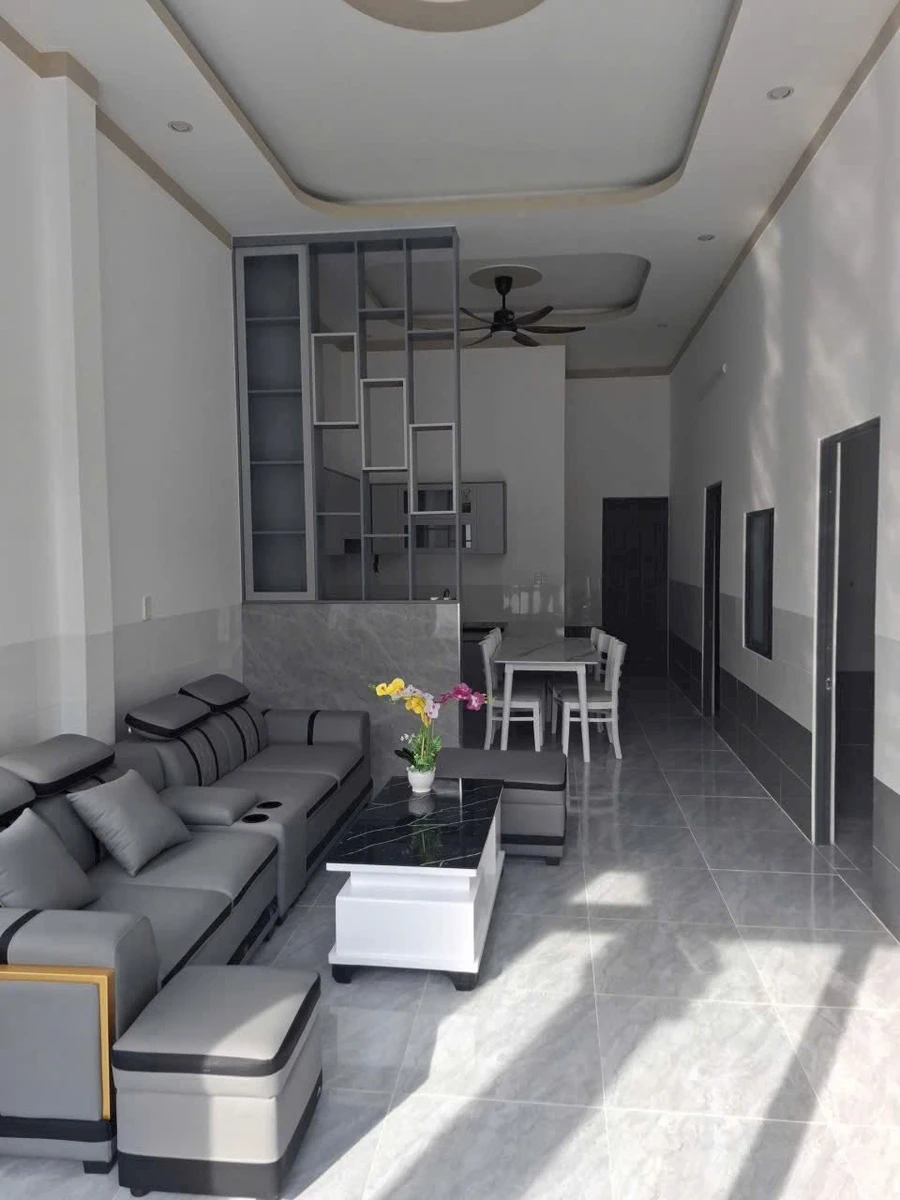 Bán nhà mái Thái 2 mặt tiền 6x15m, thổ cư 100%, gần chợ Hoàng Gia, Tân Định, Bình Dương - Ảnh thu nhỏ 3
