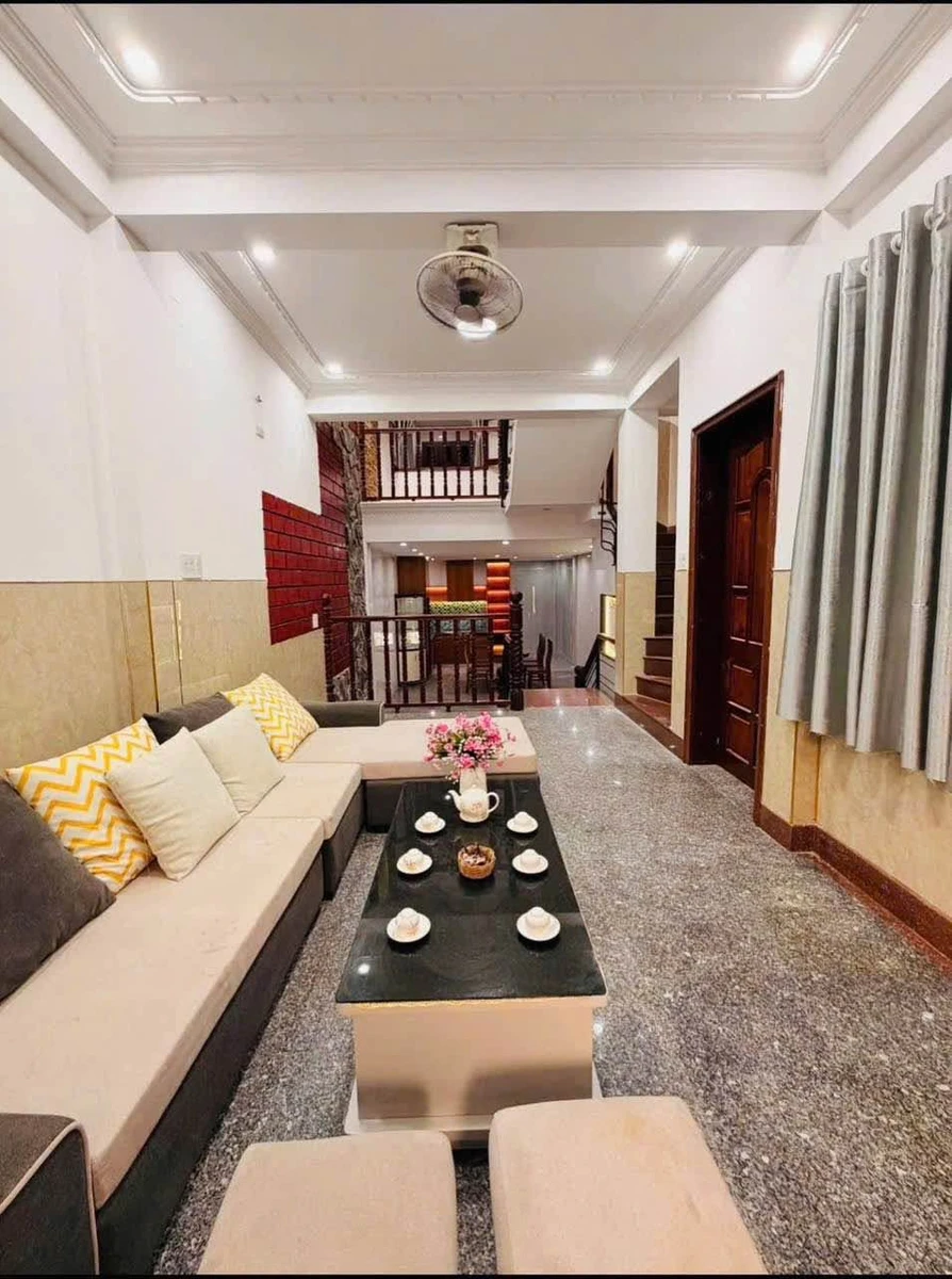 Bán nhà 3 tầng mặt tiền 71m² Tô Hiến Thành, Quy Nhơn - Ảnh thu nhỏ 3