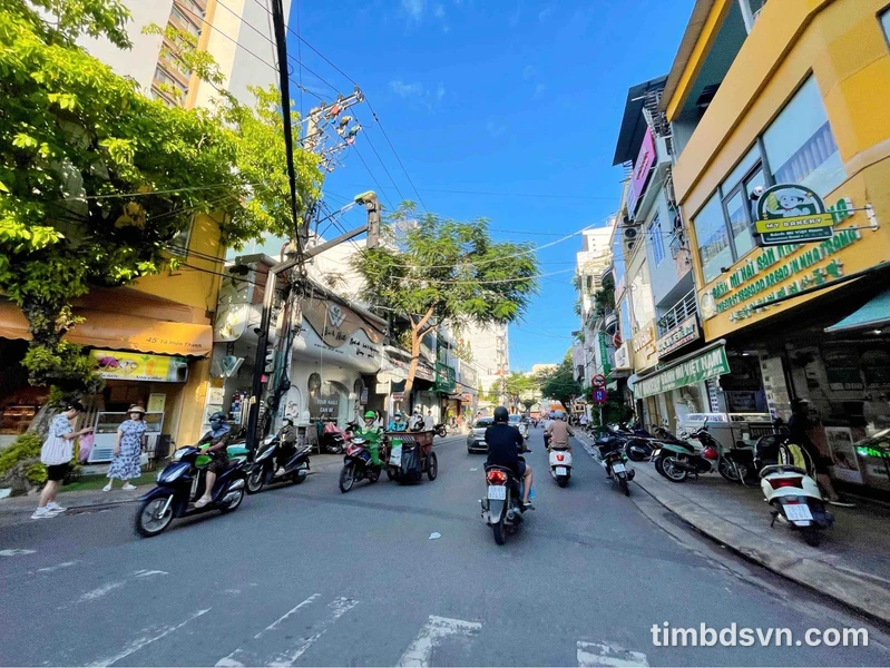 Bán nhà phố góc 157m2 mặt tiền Bạch Đằng, Nha Trang - 58 tỷ