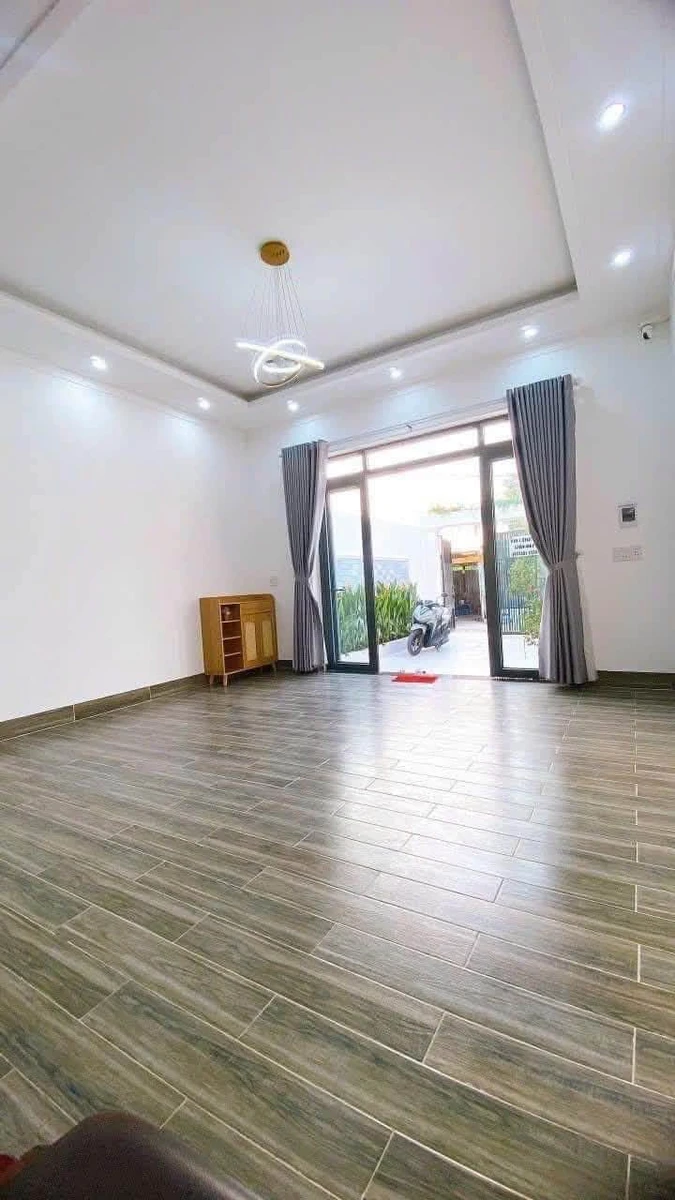 Bán nhà 90m2, 3 PN, 2 WC Đồng Khởi Quận 1 - Ảnh thu nhỏ 3
