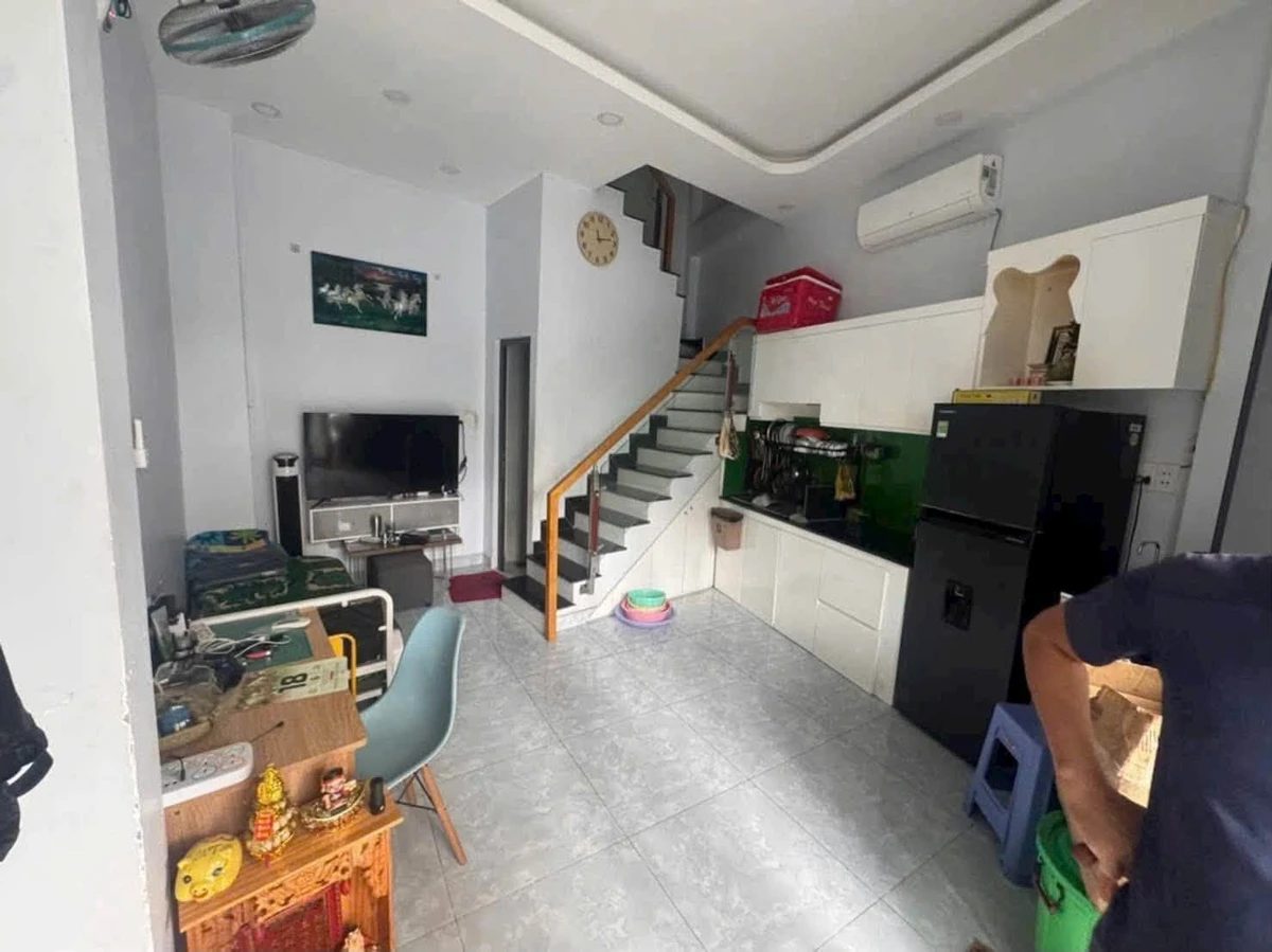 Bán nhà 96m2 khu ẩm thực Bùi Đình Tuý gần 5 tỷ - Ảnh thu nhỏ 2